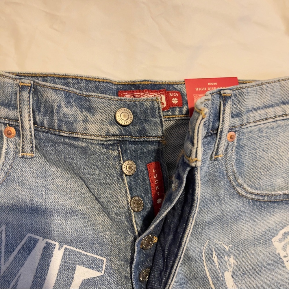 LUCKY BRAND 
MOM HIGH RISE SHORT - Picture 3 of 6